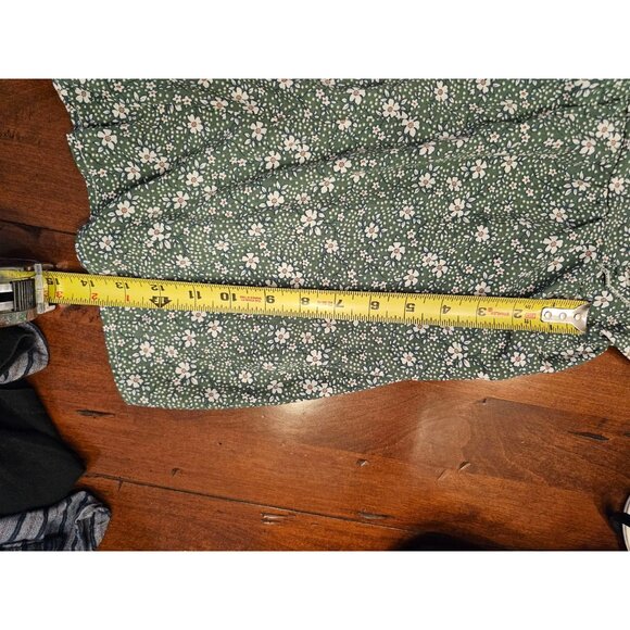 Green floral romper size Medium ruffle tie back open - Picture 3 of 8